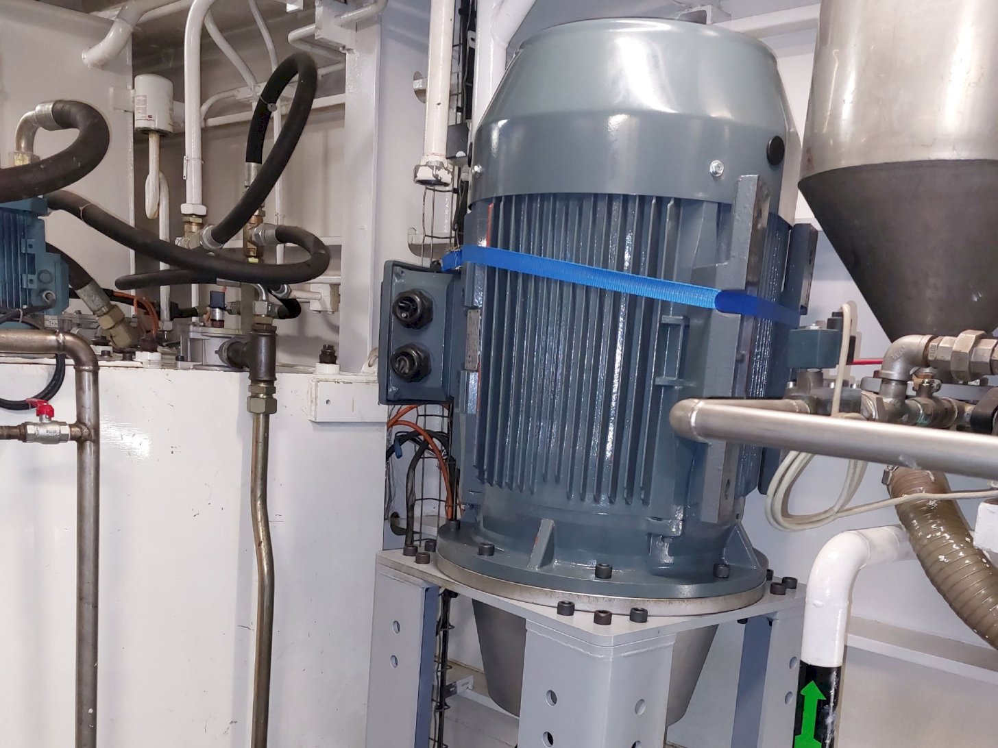 Installation centrale hydraulique sur pétrolier
